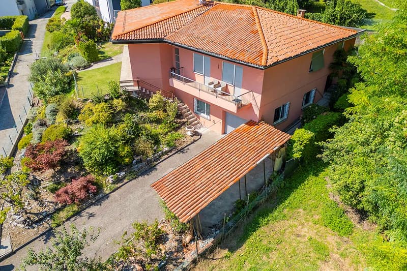 CASTEL S. PIETRO: VILLA WITH GREAT POTENTIAL FOR RENOVATION (1)