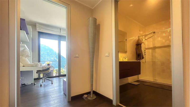 Prestigious Apartment with Breathtaking Lake View (11)