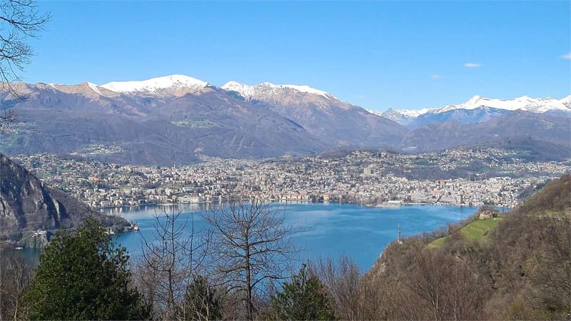 AROGNO: BAUGRUND MIT SEEBLICK (2)