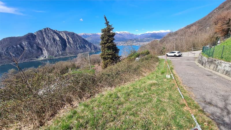 AROGNO: BAUGRUND MIT SEEBLICK (4)