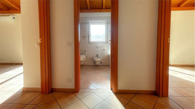 STABIO: SINGLE-FAMILY HOUSE WITH GARDEN AND SPACIOUS AREAS (8)