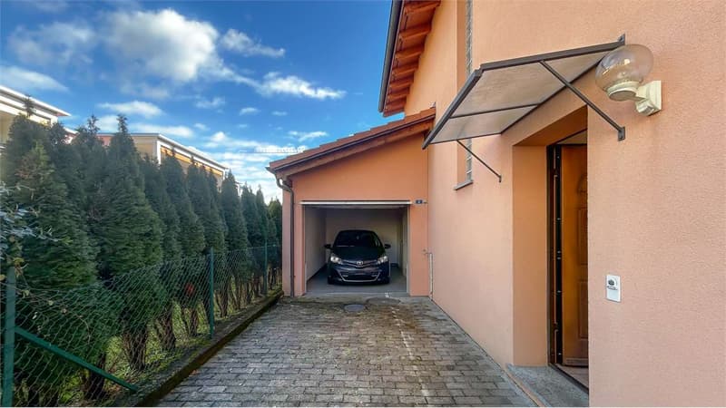 STABIO: SINGLE-FAMILY HOUSE WITH GARDEN AND SPACIOUS AREAS (2)