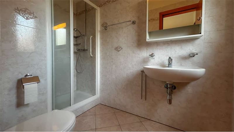 STABIO: SINGLE-FAMILY HOUSE WITH GARDEN AND SPACIOUS AREAS (6)