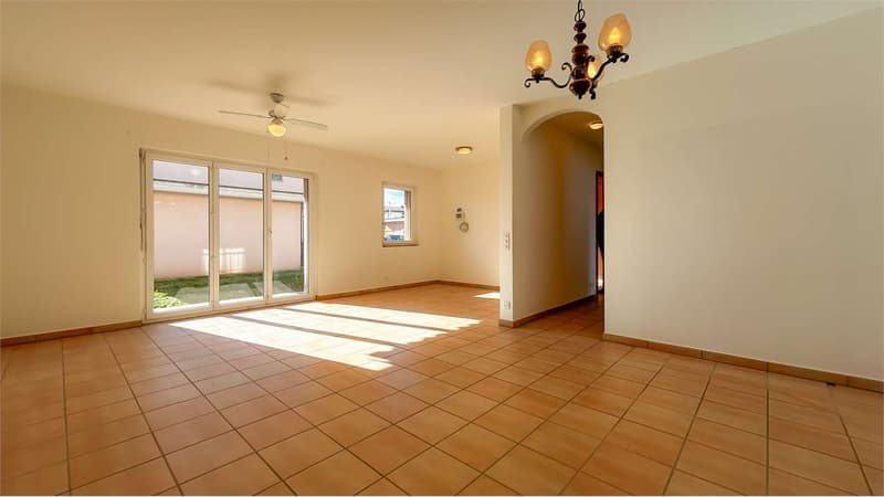 STABIO: SINGLE-FAMILY HOUSE WITH GARDEN AND SPACIOUS AREAS (4)