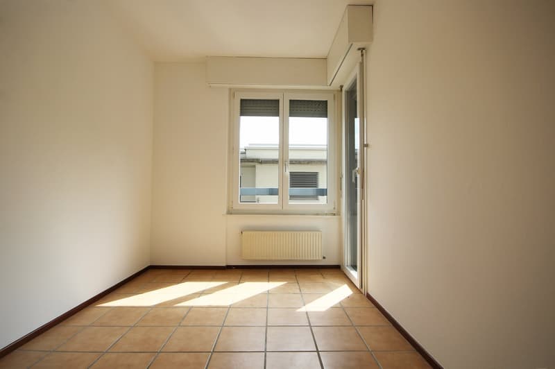 Chiasso: geräumige 5.5-Zimmer-Wohnung mit Balkonen (7)