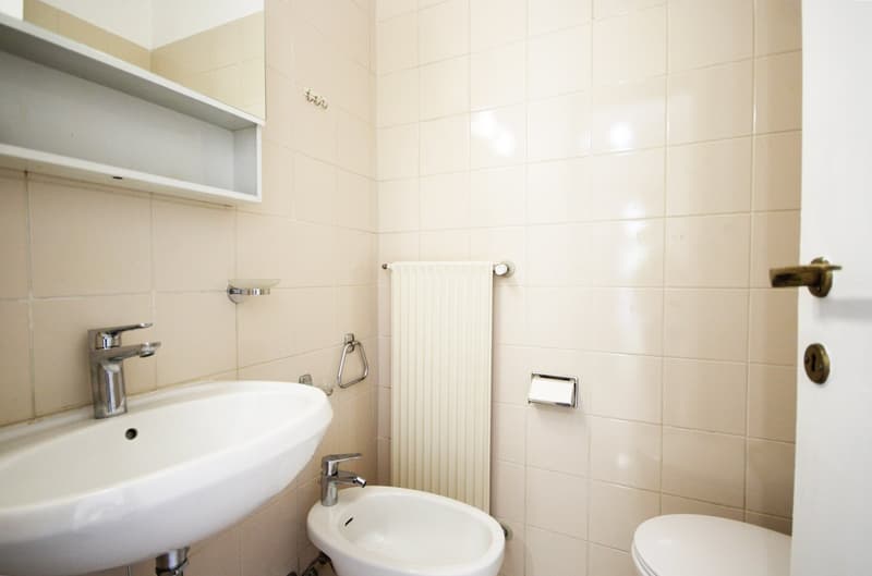 Chiasso: geräumige 5.5-Zimmer-Wohnung mit Balkonen (10)