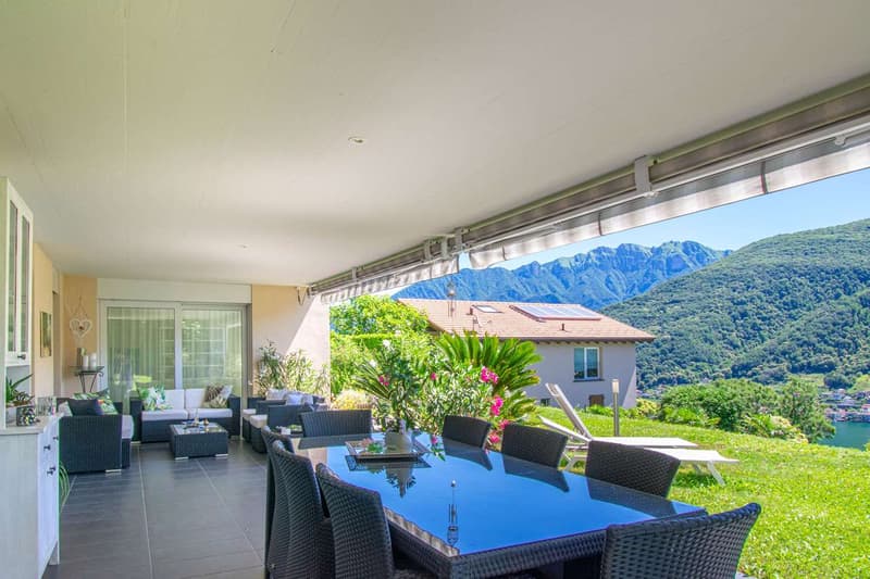 APPARTAMENTO CON VISTA LAGO E GIARDINO (1)