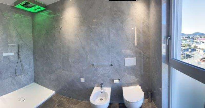 MENDRISIO: 2.5 pièces penthouse de haut standing avec terrasse (7)