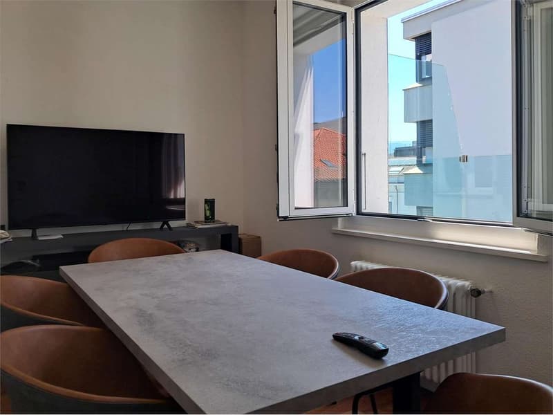 Lugano centre: bureau de 2,5 pièces avec grande terrasse (2)