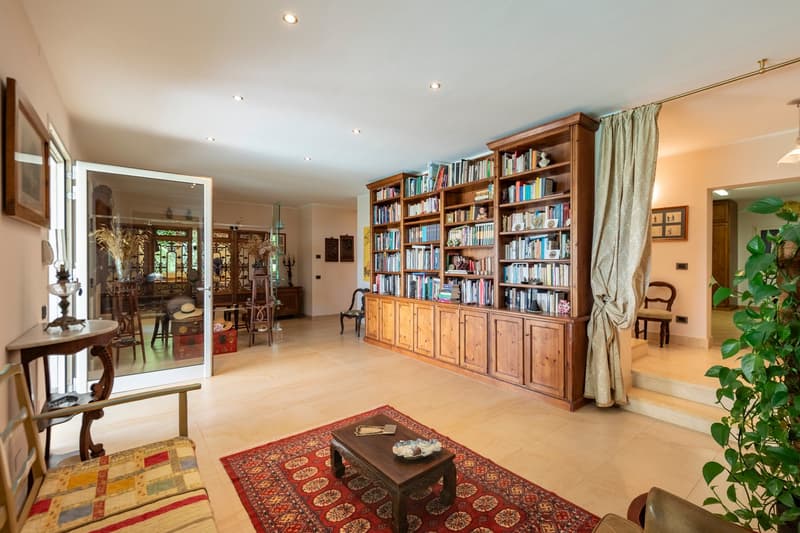 Varazze (ITALIA): elegant villa with a swimming pool, garden, olive grove and garage (9)