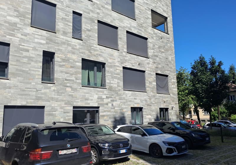 Moderno appartamento arredato di 3,5 locali vicino a lago (12)