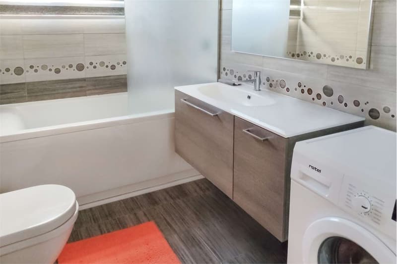 Massagno: 4.5-room apartment near the station (12)