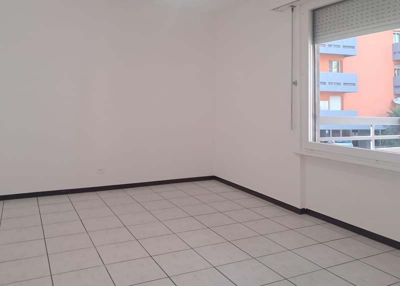 Chiasso: geräumige 5.5-Zimmer-Wohnung mit Balkonen (7)