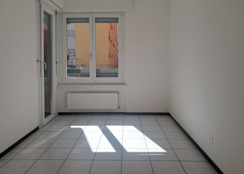Chiasso: geräumige 5.5-Zimmer-Wohnung mit Balkonen (6)