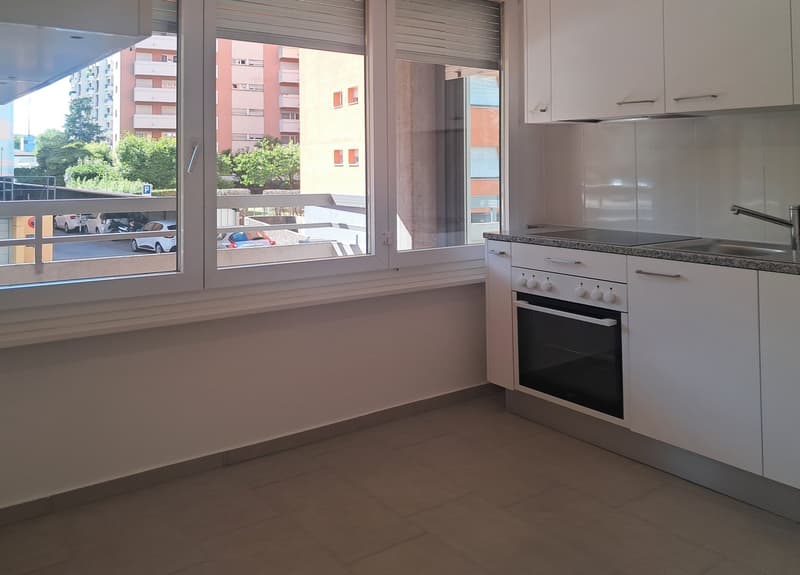 Chiasso: geräumige 5.5-Zimmer-Wohnung mit Balkonen (4)