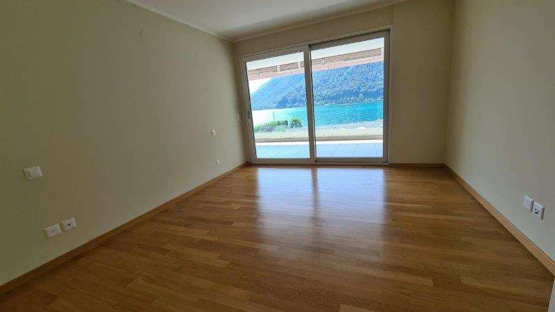 MELANO: SPLENDIDO 2.5 LOC. VISTA LAGO CON TERRAZZA (6)
