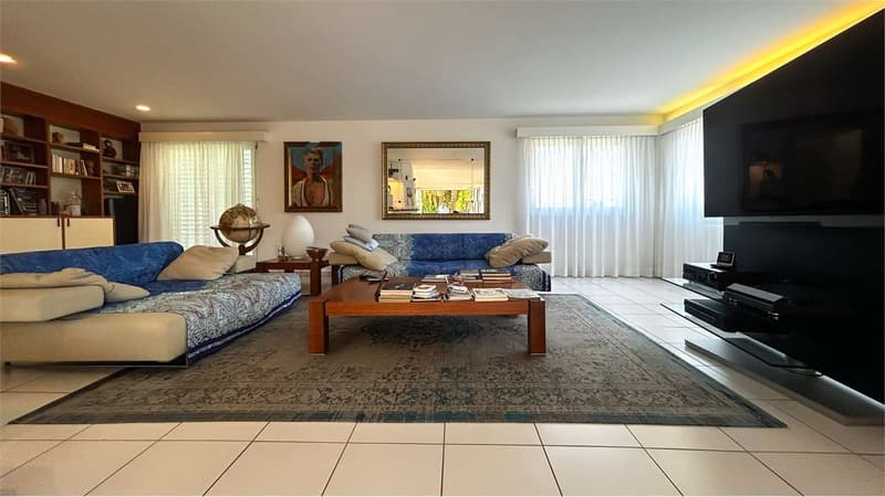 Villa exclusive avec jardin et vue dégagée (7)