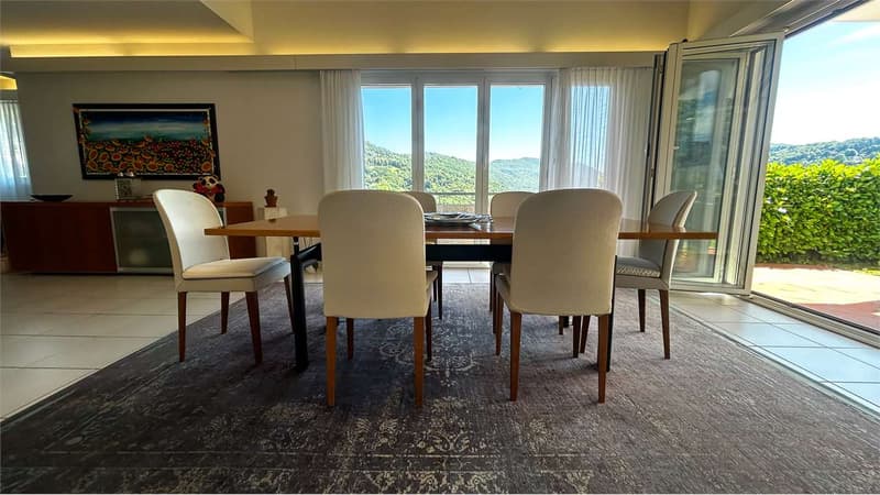 Villa exclusive avec jardin et vue dégagée (6)