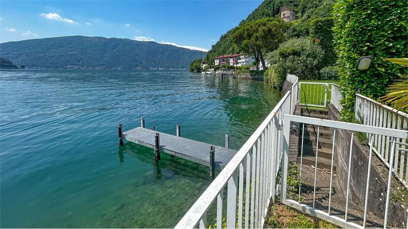 EXCLUSIVE SECONDARY VILLA WITH DIRECT ACCESS TO THE LAKE (4)