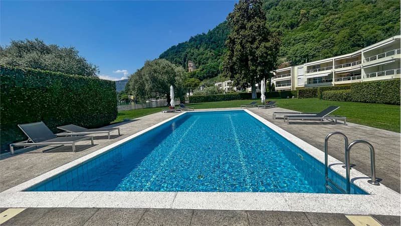 EXCLUSIVE SECONDARY VILLA WITH DIRECT ACCESS TO THE LAKE (2)