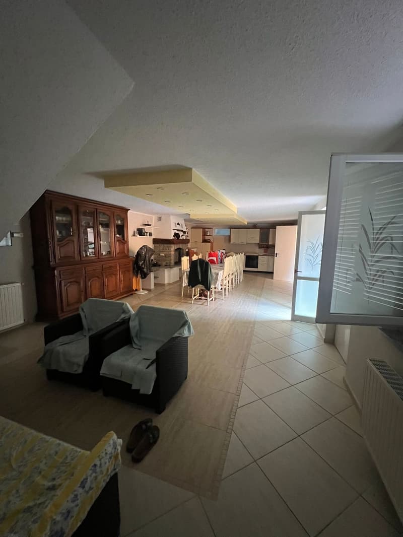 PONTE TRESA (ITA)  : ELEGANTE VILLA CON GIARDINO (19)