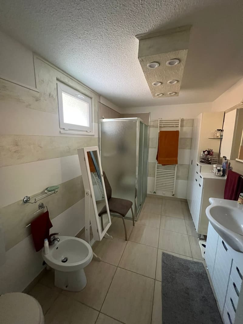 PONTE TRESA (ITA)  : ELEGANTE VILLA CON GIARDINO (20)