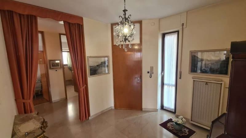 CAMPIONE D'ITALIA: HELLES 4.5 ZIMMERWOHNUNG IM ZENTRUM (6)