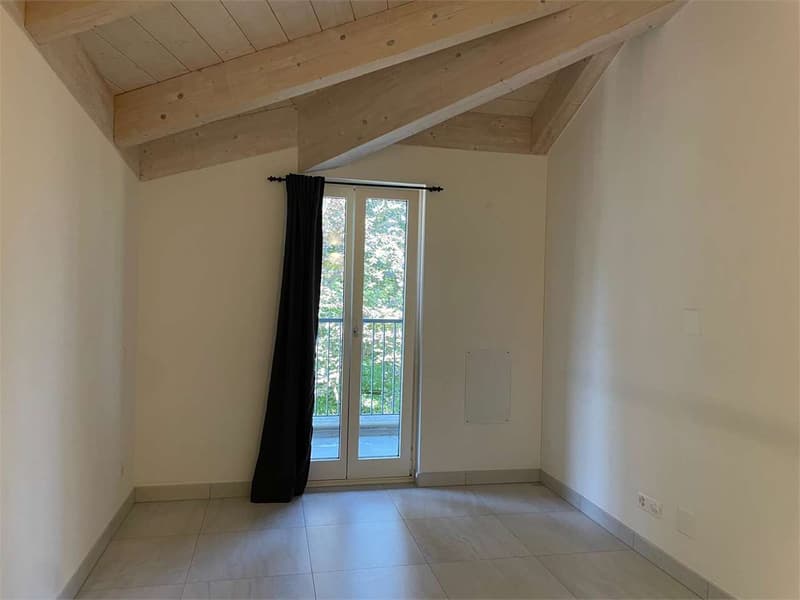 Gentilino: elegantes Apartment mit 2.5 Zimmern und bewohnbarem Dachboden (9)
