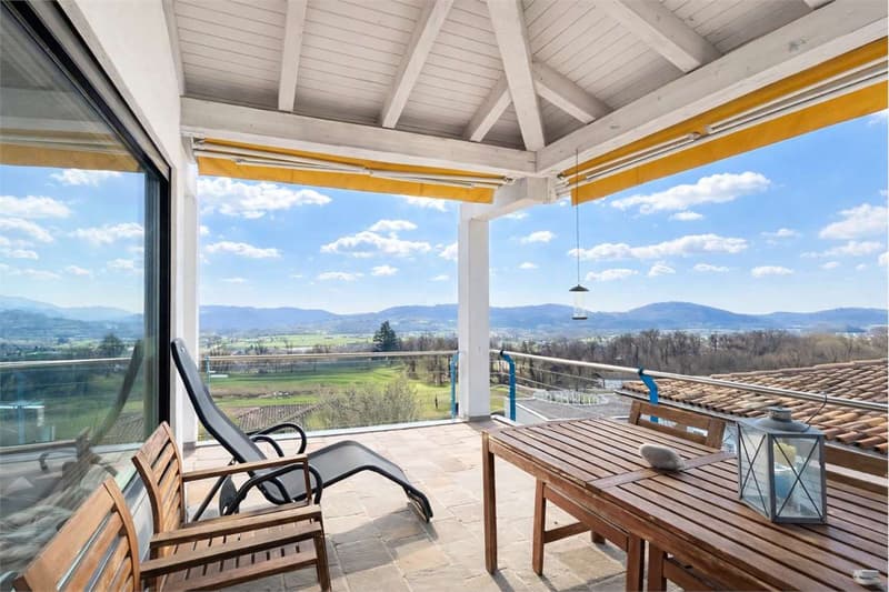 Semi-detached house with breathtaking views in Besazio (2)