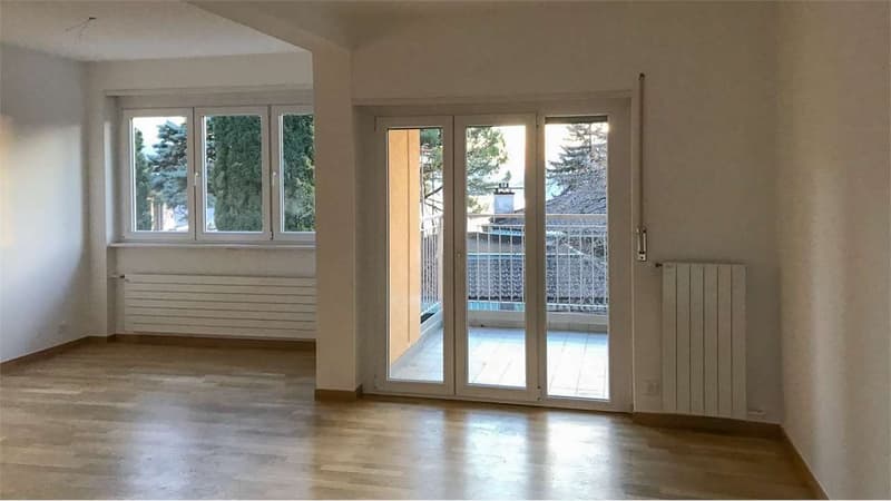 Lugano Ruvigliana: elegante 3,5 loc. con parziale vista lago (1)