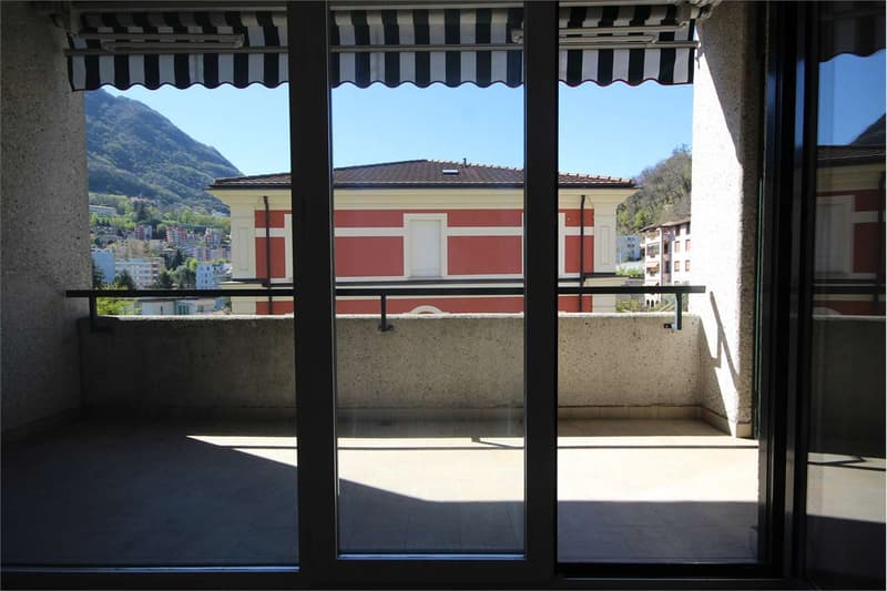 Lugano: ristrutturato appartamento di 3,5 locali con terrazza (13)
