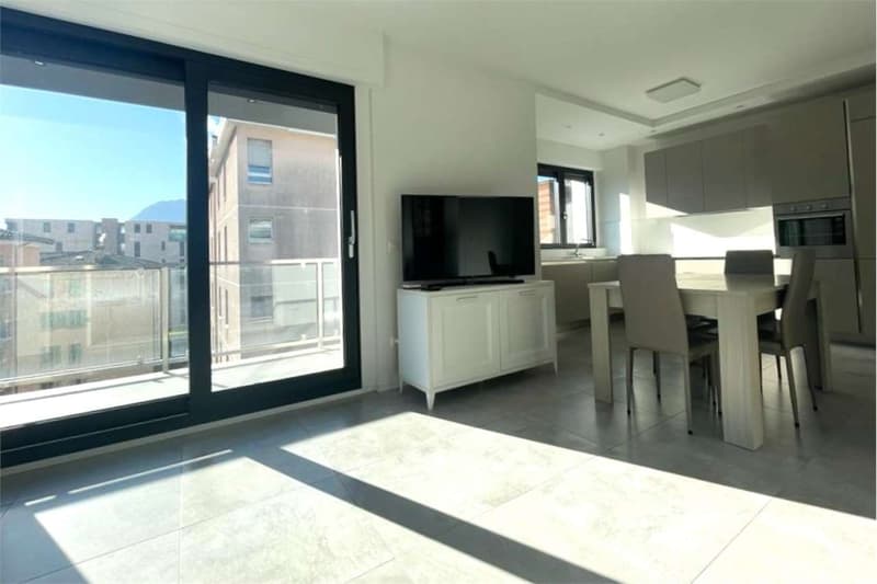 Lugano: recent 4.5-room attic apartment newly furnished (2)