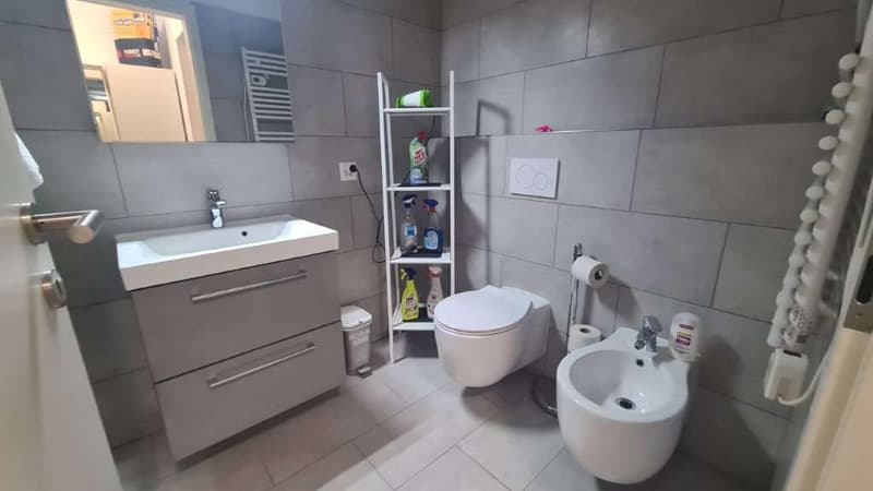 VACALLO: SCHÖNES BÜRO-APARTMENT 2 ZIMMER MIT GARAGE (4)