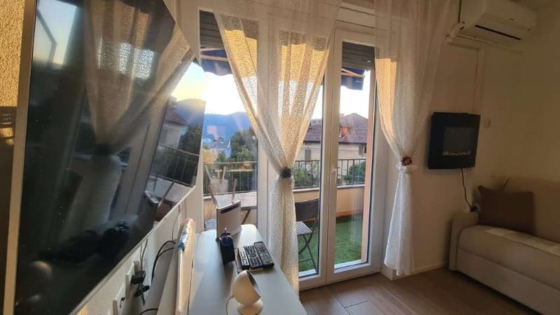 VACALLO: SCHÖNES BÜRO-APARTMENT 2 ZIMMER MIT GARAGE (3)