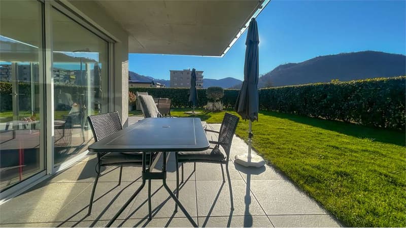 LUMINOSO APPARTAMENTO 3,5 LOCALI CON GIARDINO (1)