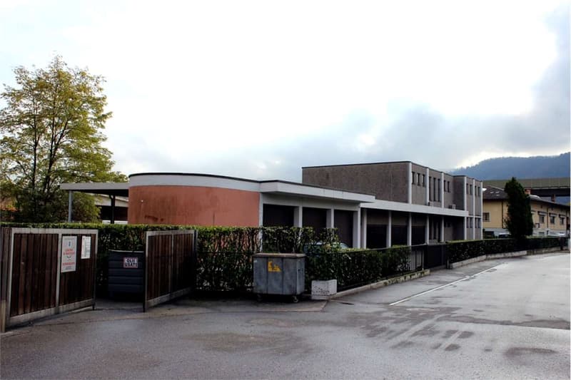 Balerna: stabile artigianale/commerciale con spazi amministrativi (2)