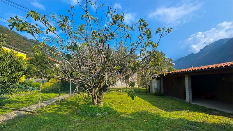 Villa storica indipendente con ampio giardino e terreno edificabile (4)