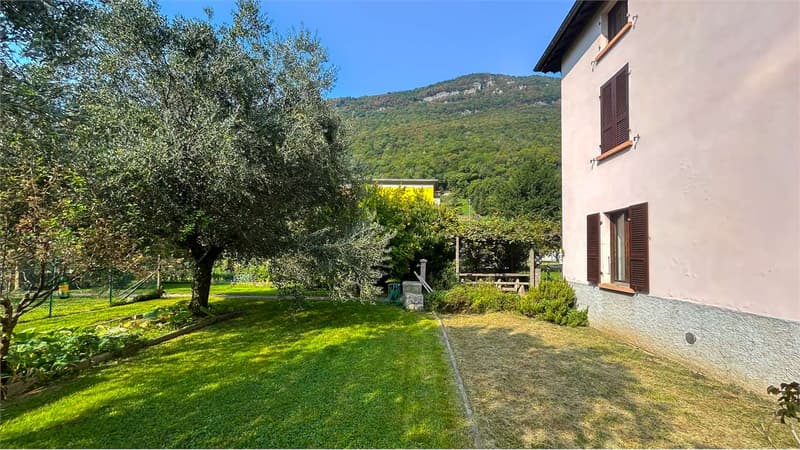 Villa storica indipendente con ampio giardino e terreno edificabile (3)