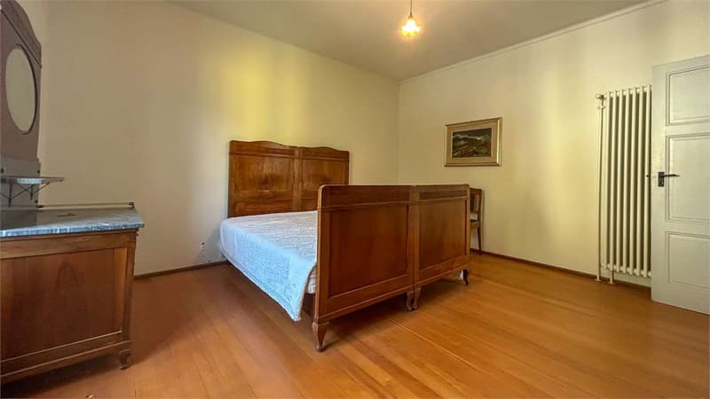 Villa storica indipendente con ampio giardino e terreno edificabile (12)