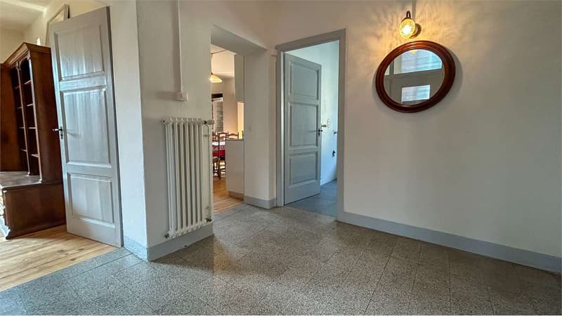 Villa storica indipendente con ampio giardino e terreno edificabile (8)