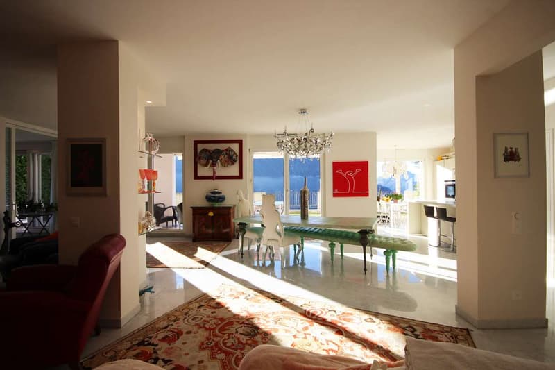 Spazioso appartamento vista lago con giardino in condominio con piscin (2)