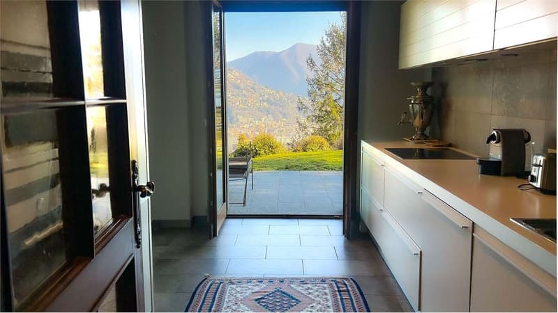 Elegante villa con piscina e romantica vista lago (13)