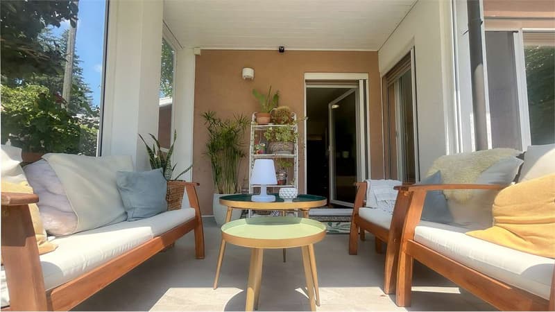 ELEGANTE CASA CON GIARDINO E VISTA SUL VERDE (4)