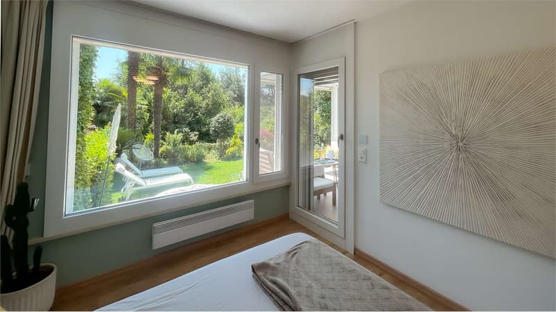ELEGANTE CASA CON GIARDINO E VISTA SUL VERDE (13)