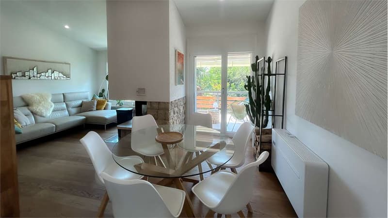 ELEGANTE CASA CON GIARDINO E VISTA SUL VERDE (9)