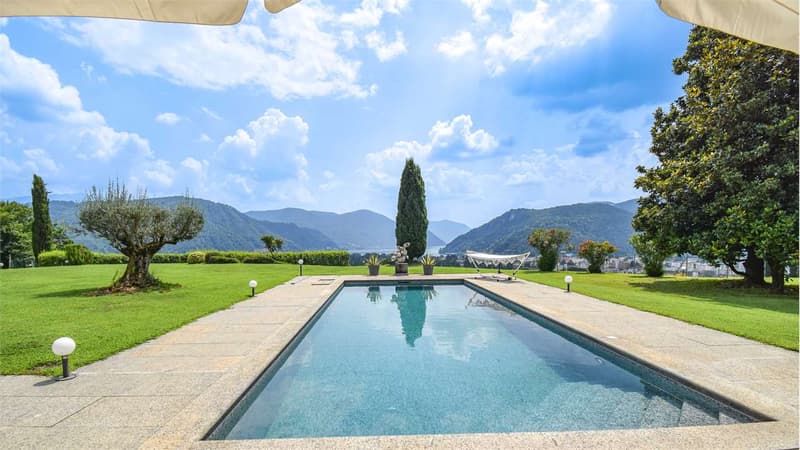 PRESTIGIOSA VILLA CON VISTA LAGO (1)