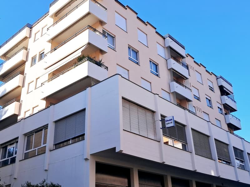 Lugano: appartamento di 2.5 locali con balcone (1)