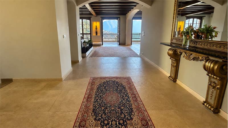 Elegante villa con piscina e romantica vista lago (5)