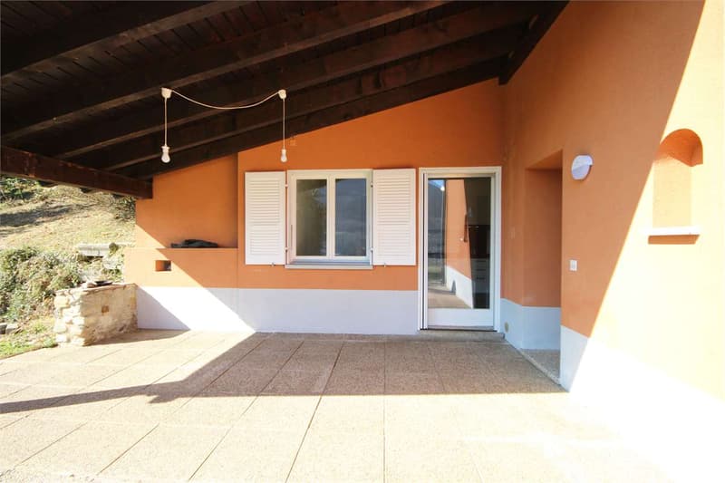 MONTAGNOLA: CASA UNIFAMILIARE CON VISTA APERTA (6)