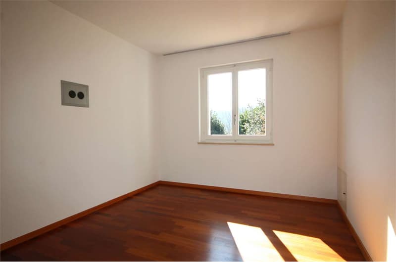MONTAGNOLA: CASA UNIFAMILIARE CON VISTA APERTA (5)